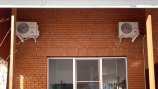 Два кондиционера Funai в загородном доме